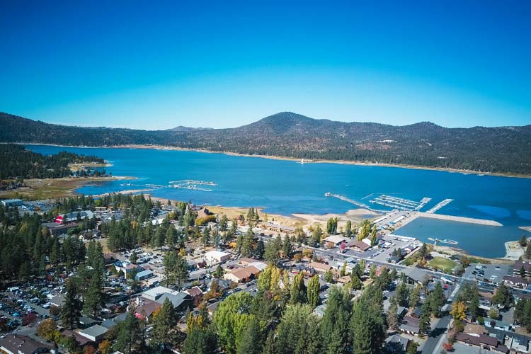 Visit Bear Lake, known for its striking turquoise waters, beautiful beaches, and outdoor activities, perfect for family fun and relaxation. Big Bear Lake is a four-season resort town