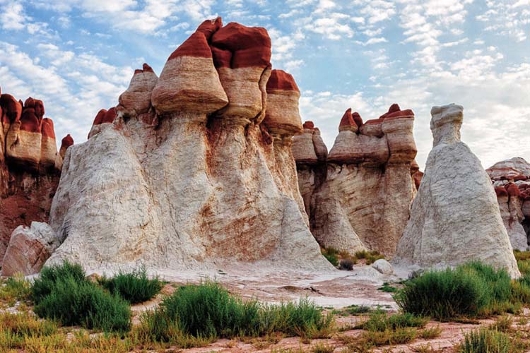 Coal Mine Canyon and Bat Canyon: Discover stunning landscapes and vibrant colors in this remote canyon, perfect for photography and exploration. Coal Mine Canyon and Bat Canyon are hidden gems in the Navajo Nation