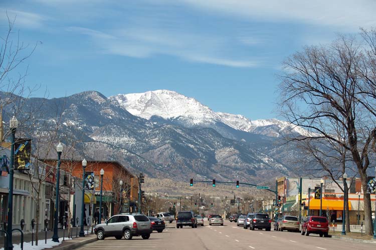 Discover Colorado Springs, home to the stunning Garden of the Gods, Pikes Peak, and a vibrant arts scene, perfect for outdoor and culture lovers alike. Colorado's best travel destinations Colorado Springs colorado-min-min