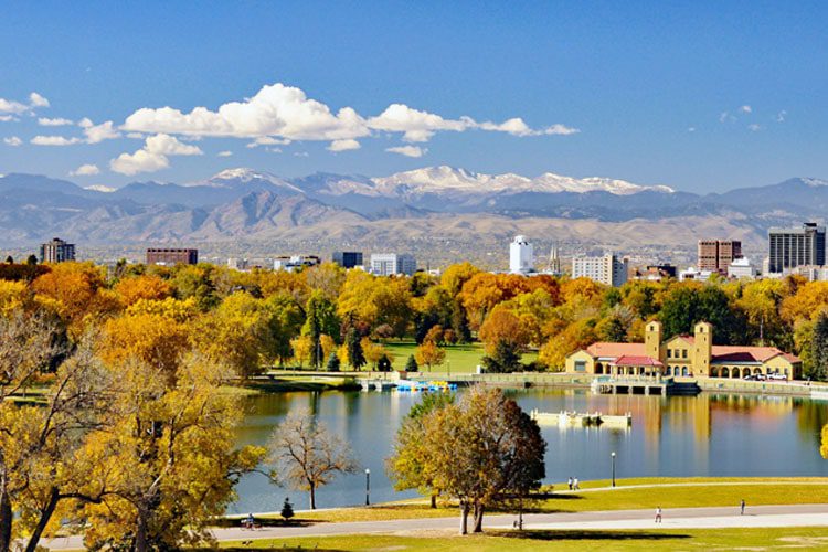 Discover Denver, Colorado's vibrant capital, known for its rich culture, beautiful parks, and proximity to the stunning Rocky Mountains. Must-visit spots in Colorado Denver-min-min