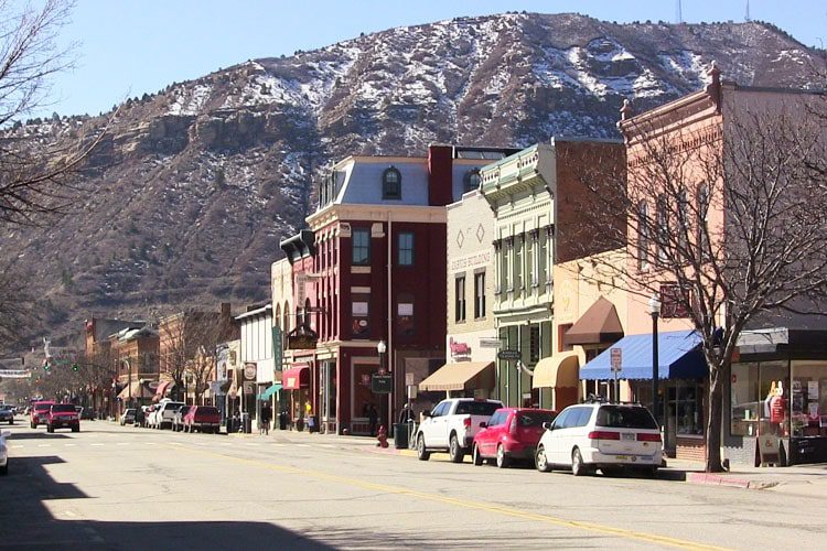 Discover Durango, Colorado, a charming town known for its historic narrow-gauge railway, vibrant arts scene, and stunning mountain landscapes. Must-visit spots in Colorado Durango-min