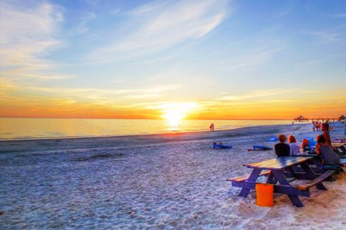 Explore Fort Myers, Florida: A charming city known for its beautiful beaches, historic estates, vibrant arts scene, and outdoor recreational opportunities. Fort Myers-min