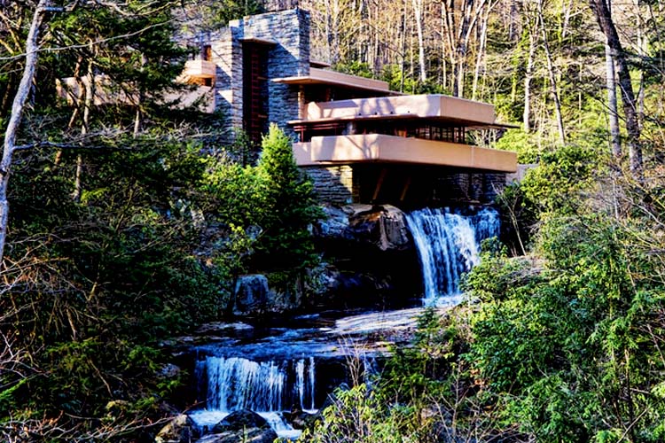 Best Travel Destinations in Pennsylvania A stunning view of Fallingwater, showcasing Frank Lloyd Wright's architectural masterpiece seamlessly integrated into the natural landscape