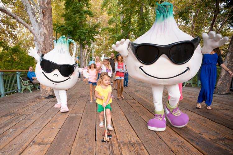 Visit Gilroy Gardens, a family-friendly amusement park in California, featuring beautiful gardens, thrilling rides, and engaging attractions for kids. magical day at Gilroy Gardens Must-See Spots in California for Families