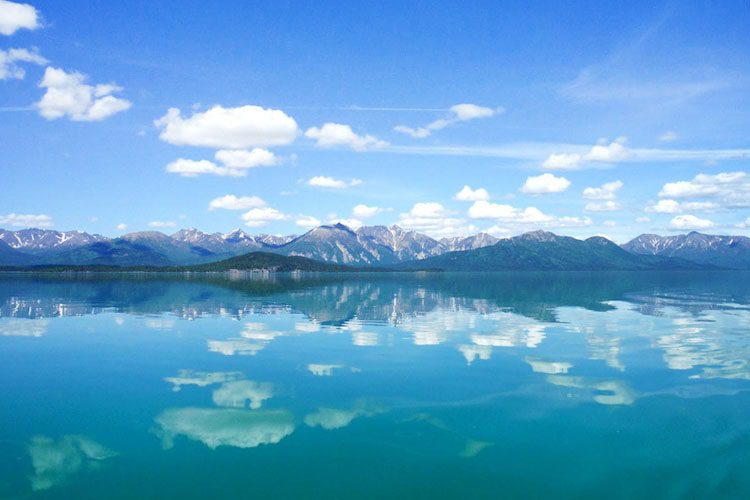 Explore Lake Clark National Park: A breathtaking Alaskan wilderness known for stunning lakes, volcanic landscapes, and diverse wildlife adventures. Mat-Su Valley, Willow is a small town Must-visit spots in Alaska