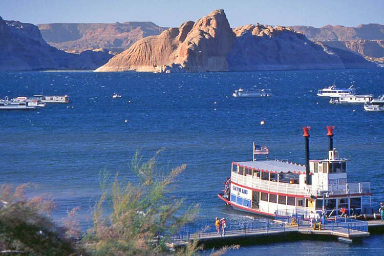 Lake Powell offers stunning red-rock canyon views, water sports, and unforgettable sunsets in Glen Canyon National Recreation Area. Top destinations to explore in Arizona shimmering waters of Lake Powell