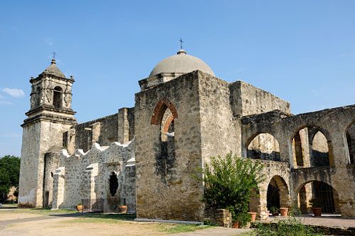 Mission San José Park showcases a beautifully preserved Spanish mission, rich history, and scenic gardens in the heart of San Antonio, Texas. Mission San José, in the San Antonio Missions National Historical Park