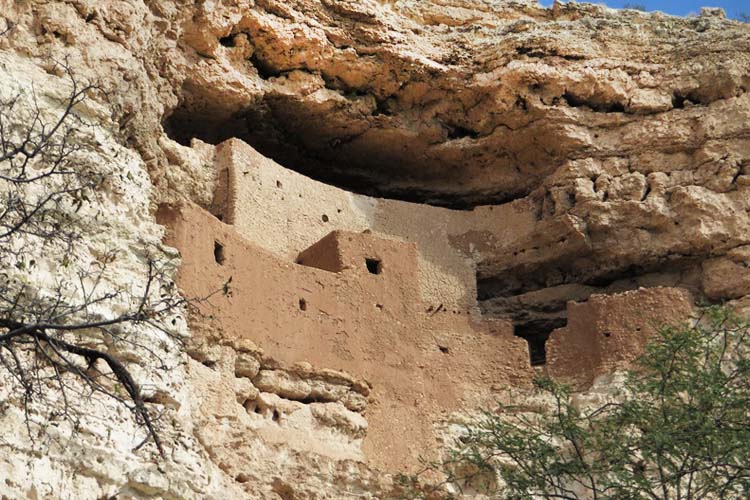 Visit Montezuma Castle National Monument, featuring well-preserved cliff dwellings that showcase ancient Puebloan culture amid beautiful landscapes. Top sites to discover in Arizona Montezuma Castle National Monument is an amazing site.