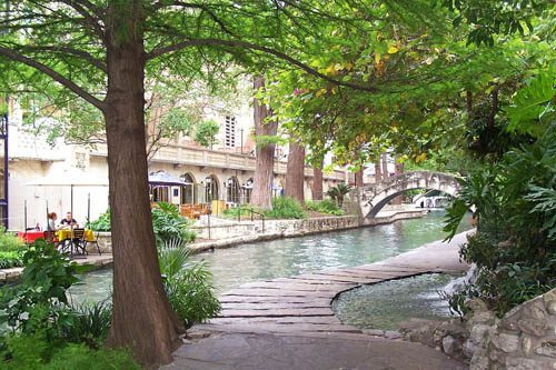 San Antonio River Walk is a scenic urban waterway lined with shops, restaurants, and lush landscapes, perfect for leisurely strolls and dining. Must-see spots in Texas San Antonio River Walk is a scenic riverside path