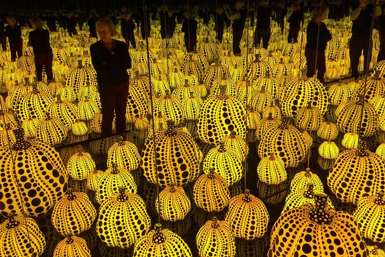 Top sites to discover in Arizona Yayoi Kusama’s Fireflies Infinity Mirror Room, located in Phoenix