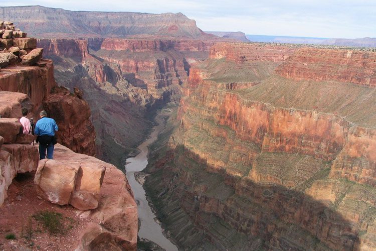 Grand Canyon National Park: iconic red rock landscapes, dramatic viewpoints, and vast hiking trails along the Colorado River. Best places to visit in Arizona The Grand Canyon, a UNESCO site, is 277 miles long